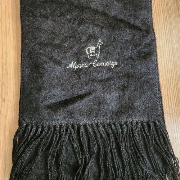 Black Alpaca Camargo Scarf Like-New Condition - Picture 2 of 3